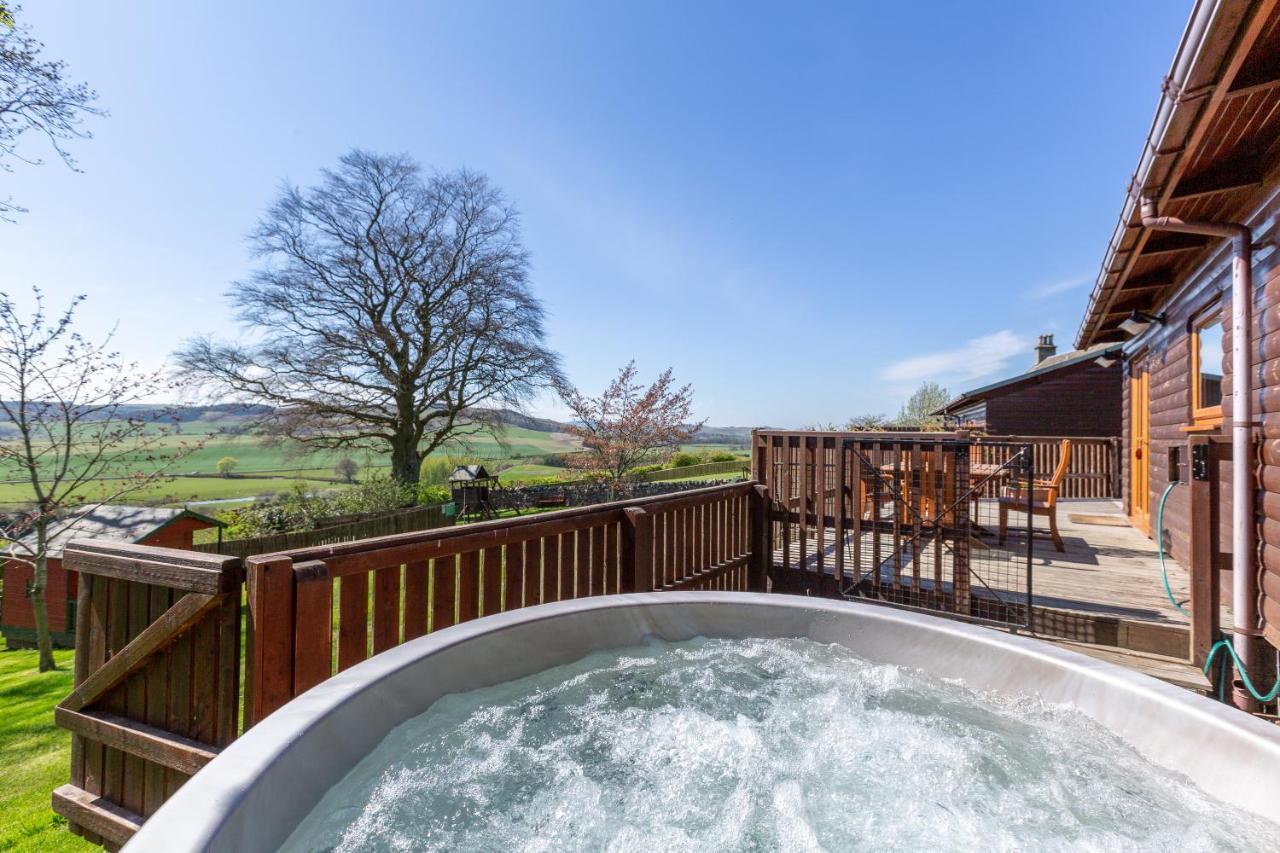 Douglas Fir Lodge With Hot Tub Cupar Exterior foto