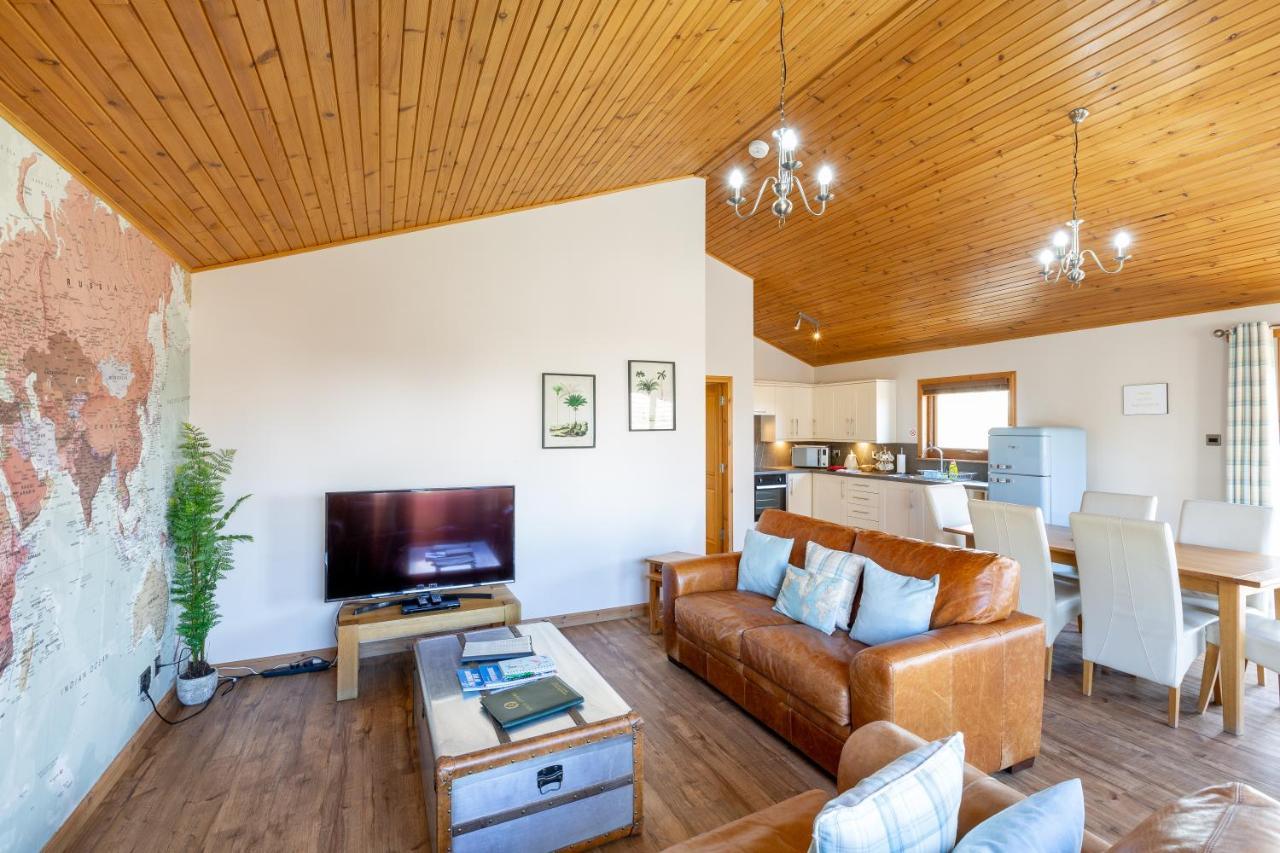 Douglas Fir Lodge With Hot Tub Cupar Exterior foto